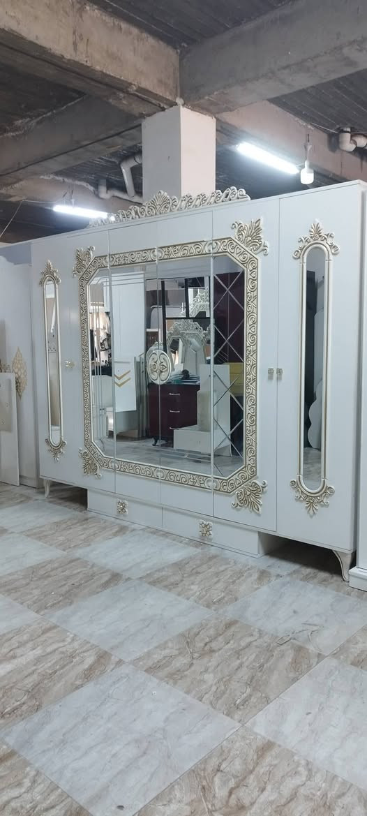 غرفة 6 ابواب 7 قطع 
للاستفسار ***********
