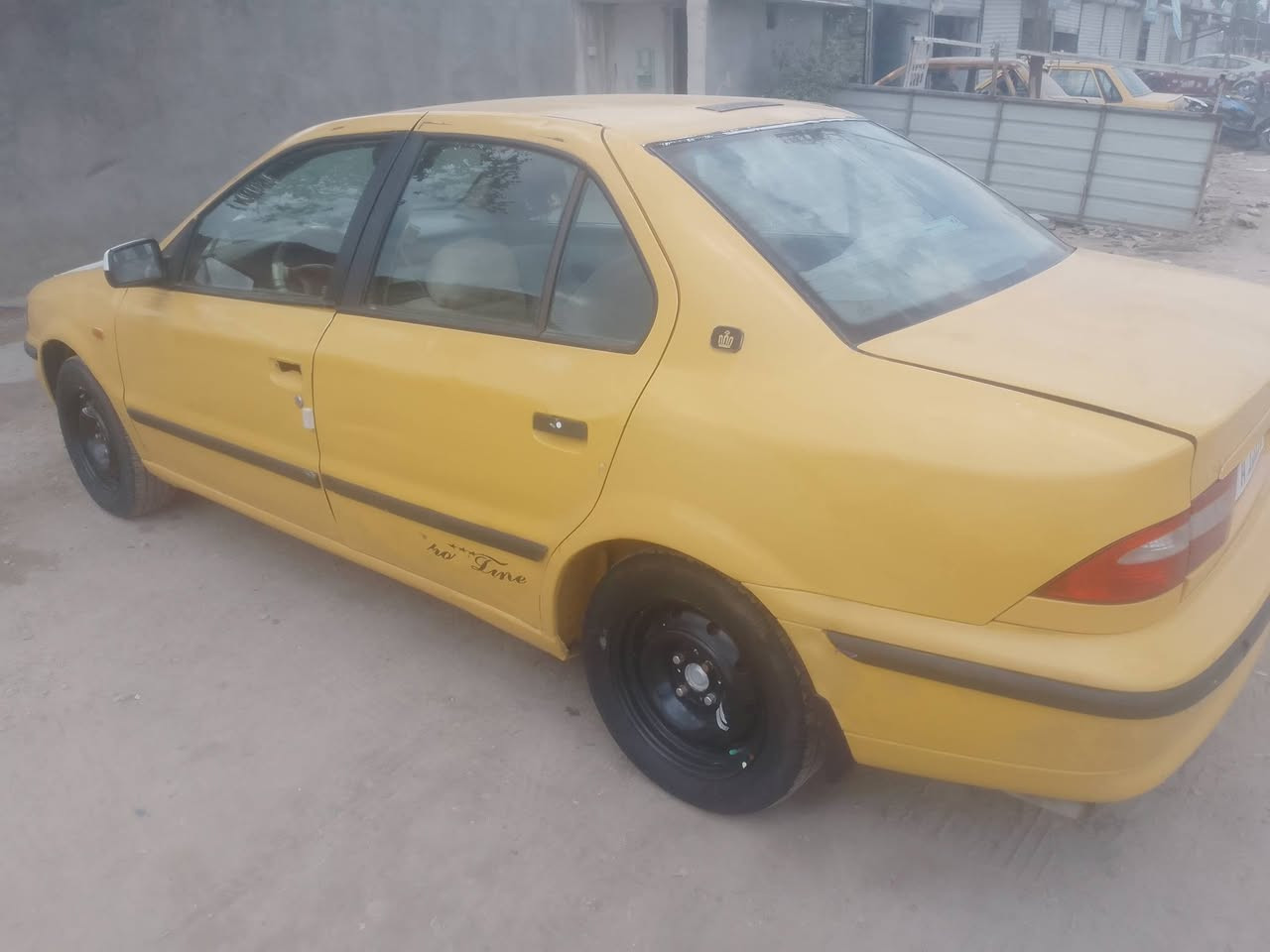 سلام وعليكم سمند للبيع سمند حلوة ومرتبة وجاهزة كبل للشارع تبريد ثلج السيارة بسمي هزة جديدة سنوية 2031 بكاني الزعفرانية رقم *********** السعر 32وبيهة مجال قليل
