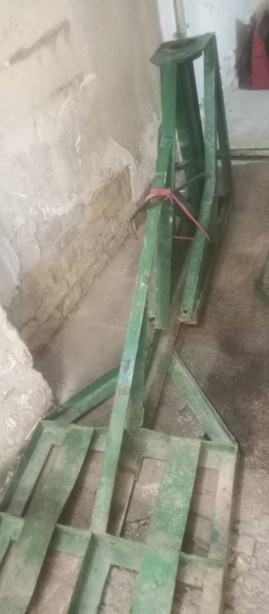 ونج مستعمل للبيع كير اردني عماني والهيكل عراقي مع عرباين عدد 2 جدد للاتصال على الرقم الموجود بالنشر ***********
