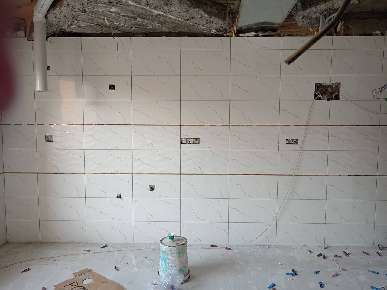 اصطه سيراميك جدران وارضيات شغل هندسي بأسعار مناسبه لتواصل واتساب ***********
