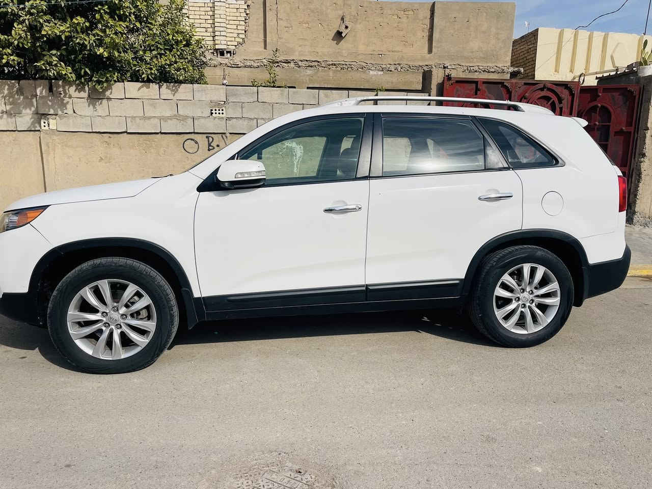 السلام عليكم سورنتو للبيع وارد خليجي كفاله عامه موديل 2012 العنوان واسط الحفريه سقف بنيرامه 
محرك 6
3قطع تبريد 
سبع مقاعد 
رادار خلفي
كامره خلفيه 
رقم بغداد 
السياره بسمي
السعر 172$

‭٠٧٧٣ ٢٢٢ ٣٧٩١‬
