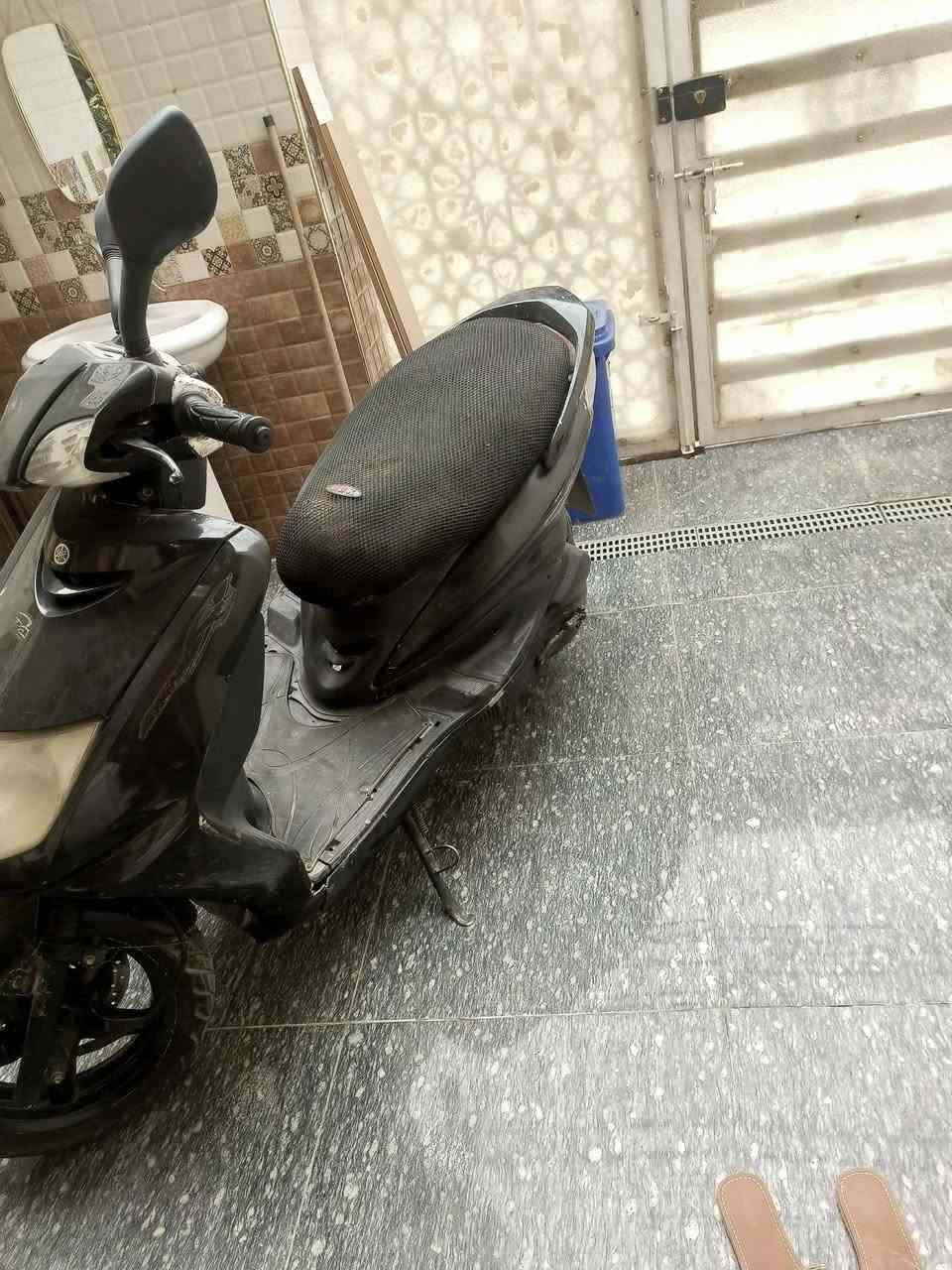 سلام عليكم سكنس نثيه دراجه كامله عوزهه بس كتف ايشاير وبيه لاستيك ولف هندر سلف كله شغال على كلام صاحبهه ممفتوحه السعر 300عنواني بغداد زعفرانيه رقم الهاتف ***********واتساب
