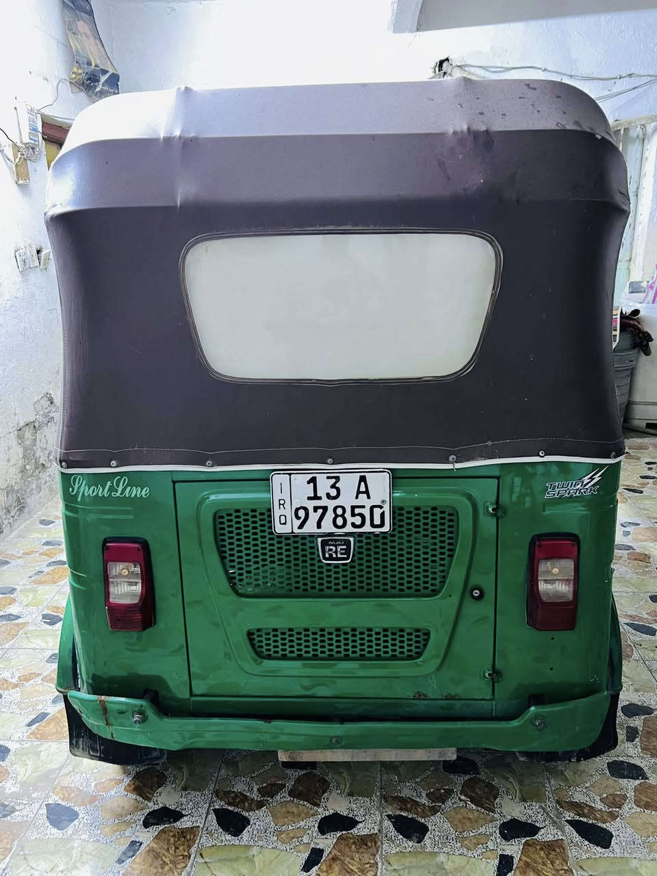 سلام عليكم تكتك للبيع كفاله مكينه وكشره موديل 2021 سنويه رقم انكليزي سعر خاص ***********
