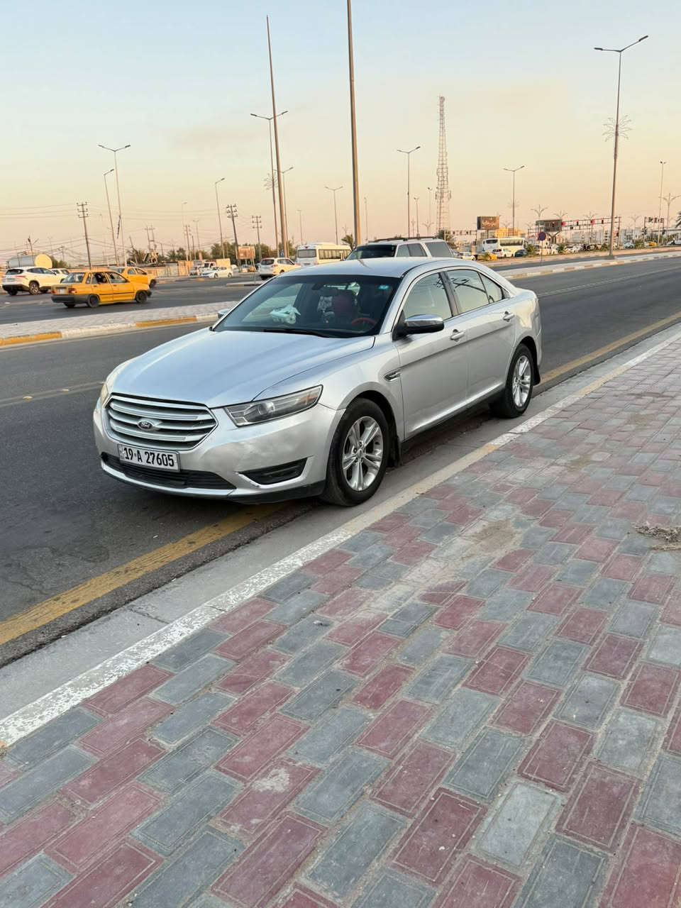 سلام عليكم سياره نوع فورت موديل 2013 وارد امريكي نص فول تحكم كامره امامي كامره خليفي  حساسات امامي خلفي  ستيرين اشاير بل مري كشنات كهرباء كشنات جلت كير مكينه حداديه تبريد تخم تاير خير من الله بيه قطعتين اكلير اثر شخوط وراشهن بدون داخل سياره مال جناي السعر 73وبيه مجال حك جيه العنوان كربلاء رقم الهاتف ***********
