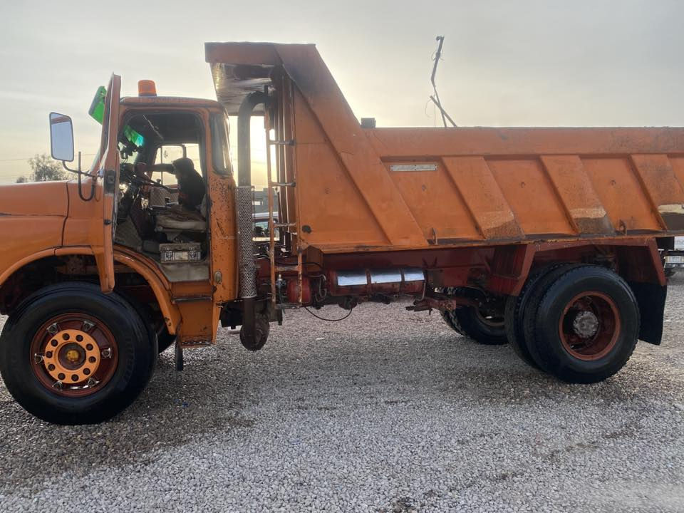 السلام عليكم مان للبيع رقم بغداد محرك كير اكسن تايرات جدد زوج والبقيه نص عمره قماره نضيف   سياره جهازه العمل هاذه رقمي ***********
