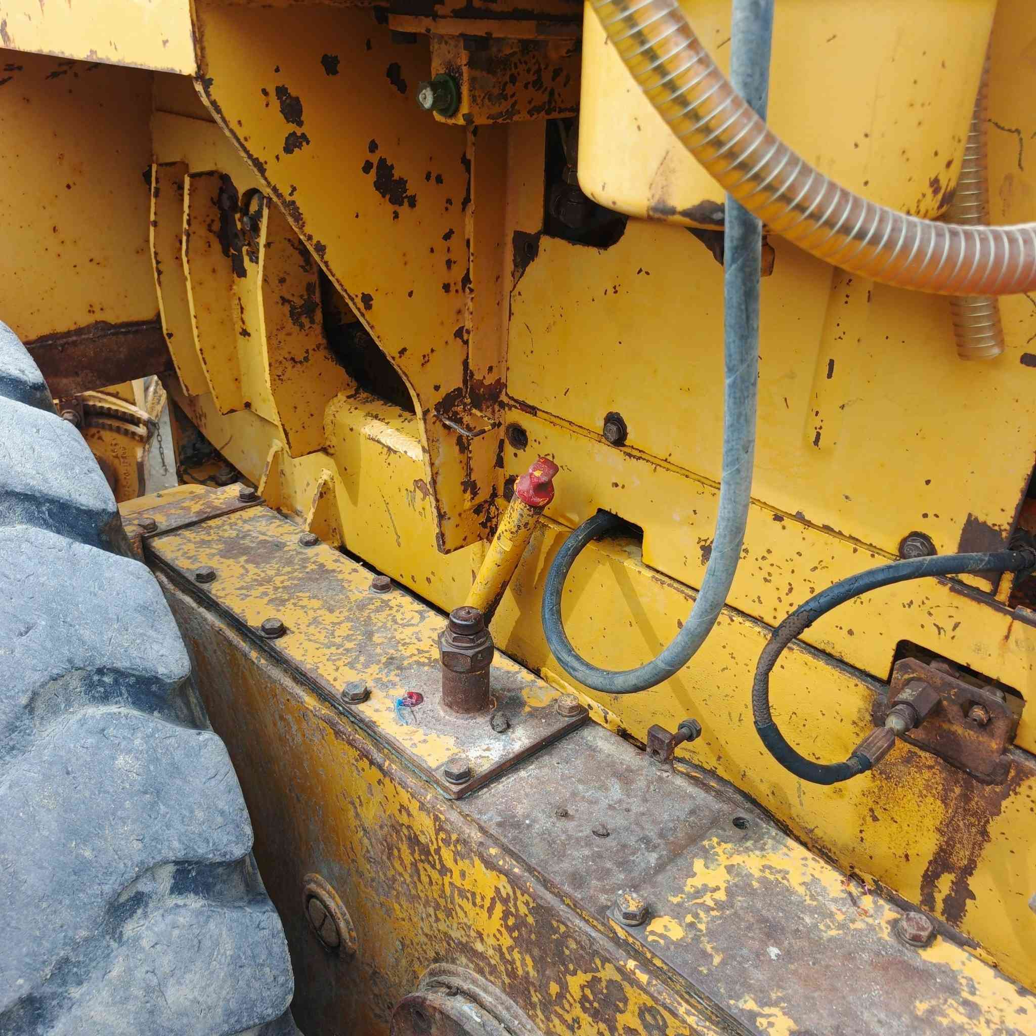 سلام عليكم كريدر كماتسو 37 موديل 82
تخم تاير رقم مثنه محرك ستندر مكينه خير من الله 
السعر 25 وبيه مجال استفسار انتصال عل رقم 
***********
