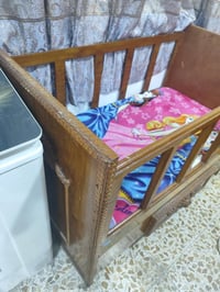 تخت أطفال • مع دوشك • حي الميثاق