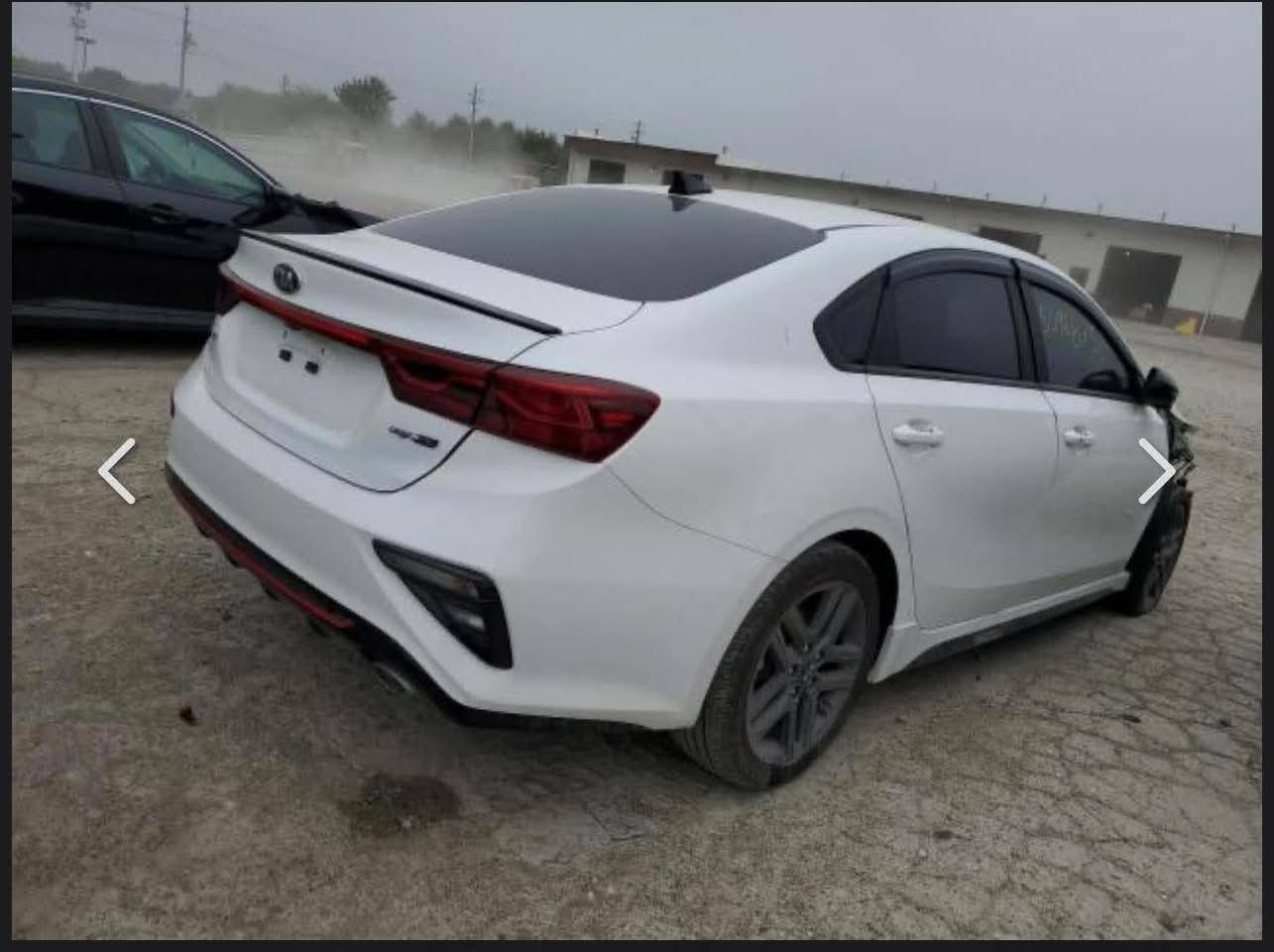 #بيع_مناسب
السلام عليكم فورتي GT Line 2021 محرك 2000 دوش 

رقم اربيل بأسمي تحويل ثاني يوم 
بصمة 
منظومة زينون 
نقطة عمياء 
رادار امامي 
كامرة خلفية
بصمة ابواب 
نطام ترحيب تلقائي 
نظام تحديد مسار
كروس سرعة
تحكمات ستيرن كاملة 
3 وضعيات للقيادة 
ايكو،سمارت،سبورت
جام اوتو  
ماشية 68 الف ميل
عليها منظومة غاز كاملة من دون اي نقص
حادثها مثل مموضح بالصور سرقة جاملغات وطخة بطرف البنيد يعني قطعتين تبديل وصبغ الباقي مكفول من كلشي كير مكينة حدادية 
مكان السيارة بغداد 
للتواصل والاستفسار خاص او الاتصال على ***********

لمعرفه السعر سوي تعليق على سوق بغداد أون لاين ـــــــ Baghdad Market Online
