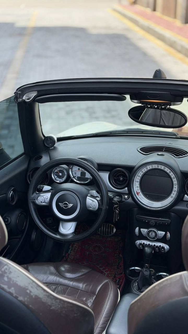 مینی کوپەر R57 2013
بێ تۆربۆ مەکینە مەرخوب 
گێر ئۆتۆماتک و تەرح 
پادل شیفت  شاشە گەورەی لەمس
کوشن هیتەر فول فولە سەیارەکە 
گێرو مەکینەو کارەبای هەموو گیانی بە شەرت 
لیزەری دووبەی زۆرر مەزبوت چاک کراوە
سەقف چادر ئاو دانایات
سیعری 45  گەڵا 
گۆڕینەوەش ئەکەم لەسەر دڵ گرتن
***********
