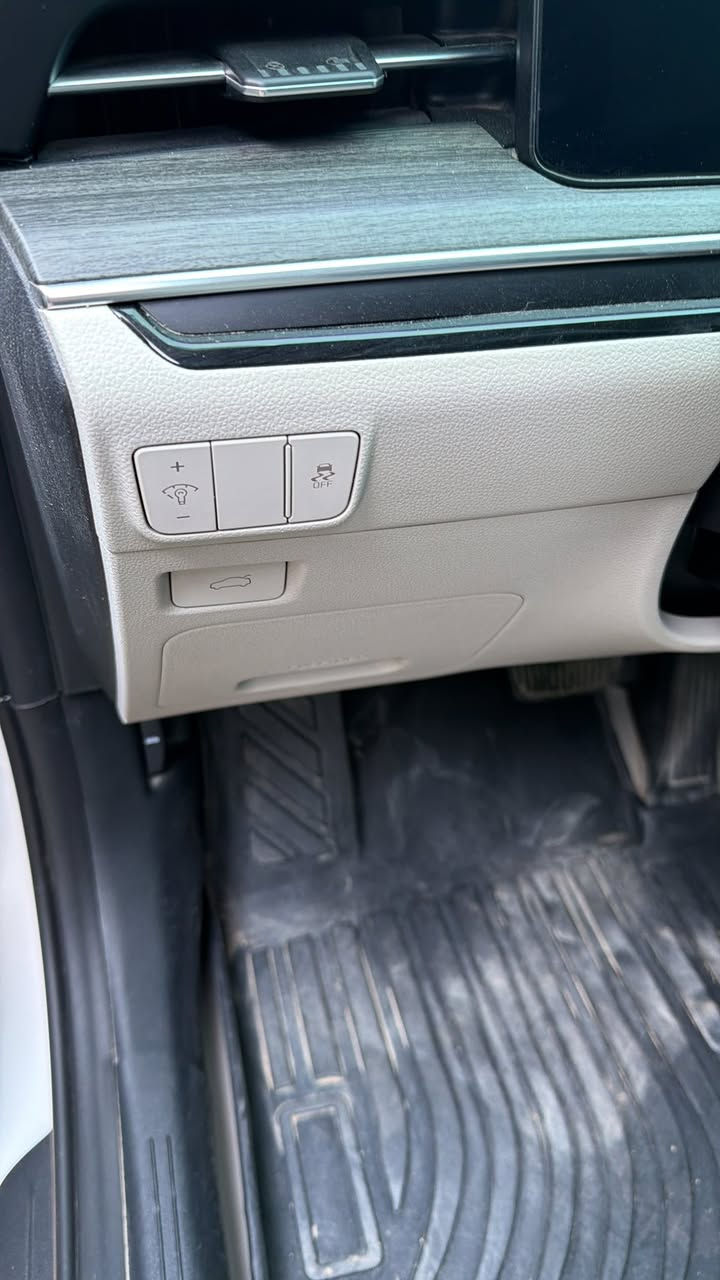 السلام. عليكم
K5 م 2024
فووول مواصفات. المعروفه
مبينه بالصور 
رقم اربيل. باسمي حصرا 
تحويل مباشر  
ماشيه 33
 مكفوله كفاله  عامه من الصبغ والتبديل. 
علما. بيه باج تضليل سنوي 80 بالميه كل الجام 
تفتر كل المحافظات محد يحاسبك
السهر 230 وبيه مجال. قليل. حك الجيه 
مكان السياره بابل. 
للاستفسار ***********
