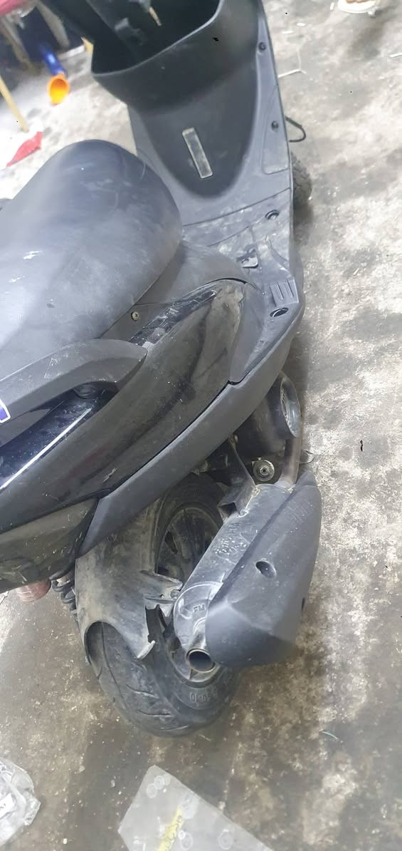 السلام عليكم  راح اذكر التفاصيل  كلها كدامك اقراهن وركز زين
قبل لا تدخل وتعبني رجااا 

ماكس عدله للبيع تعمير كله جديد 

١- محرك  مفتوح مفتوح بوشه ٤٩ ناعم
٢- نكره هندر سلف شغال عوزه باتري  ولو شاد جديد
٣- سوادات جدد 
٤- كفرات جدد
٥- مازده جديده
٦- جوزه جديده 
٧- قفل جنطه  واير جنطه جديد بس يشكل مرات يفتح 
٨- بريك امامي جديد صينيه فج دسكات  بريك خلفي
٩- استان نص استان صفح
١٠- صالنصه  اف ام صوت وسط

الكهربائيات 
١- لايت عالي ناصي
٢- اشاير جدد  سكنات بكلايت  
٣- عداد سرعه شغاله عداد بانزين شغال 
٤- سلف جديد  عوزه باتري

الدراجه جاهزه مجهزه اركع هندر واطلع بيها اي مكان 

السعر ٤٥٠ وبيها مجال قليل فقط بيع بدون مراوس 

العنوان كربلاء شهداء سيف سعد ***********
