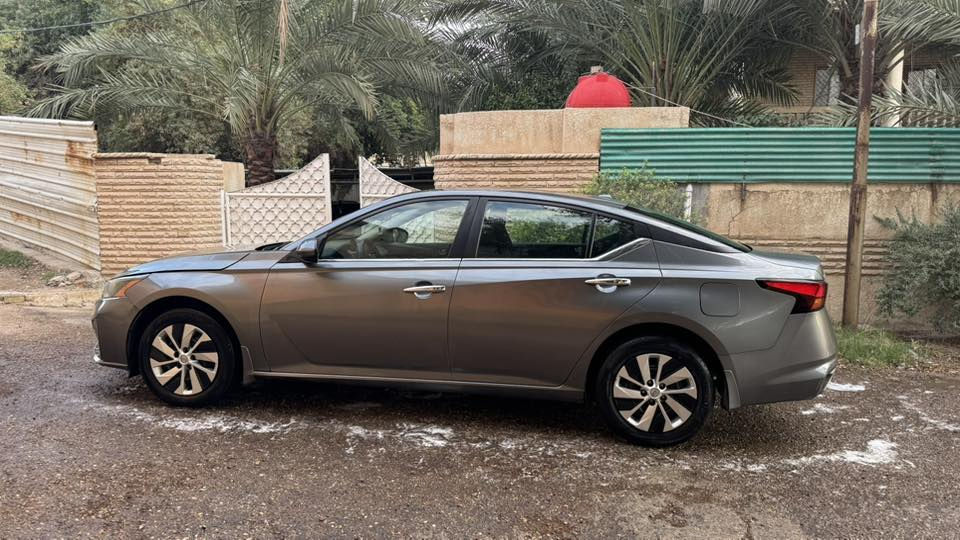 نيسان التيما 2023 SV
رقم سليمانية باسمي 
سونر مرفق موضح الحادث 
ماشية 23الف ميل 
مواصفات : رادار امامي وخلفي توقف طوارئ
رادار خروج تنبيه خروج عن المسار 
رادار نقطة عمياء 
تدفئة كشنات 
شاشة كار بلي
السعر : 162 ورقة 
رقم: ***********
