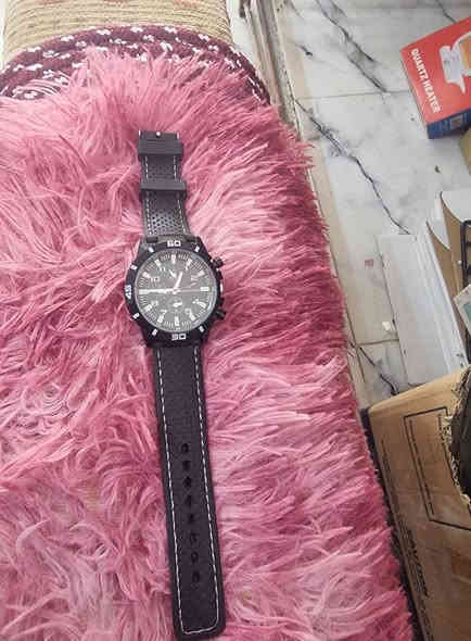 مجموعه ساعات امزون سعر القطعه 5000 الف كله جديد مامستخدم
***********
