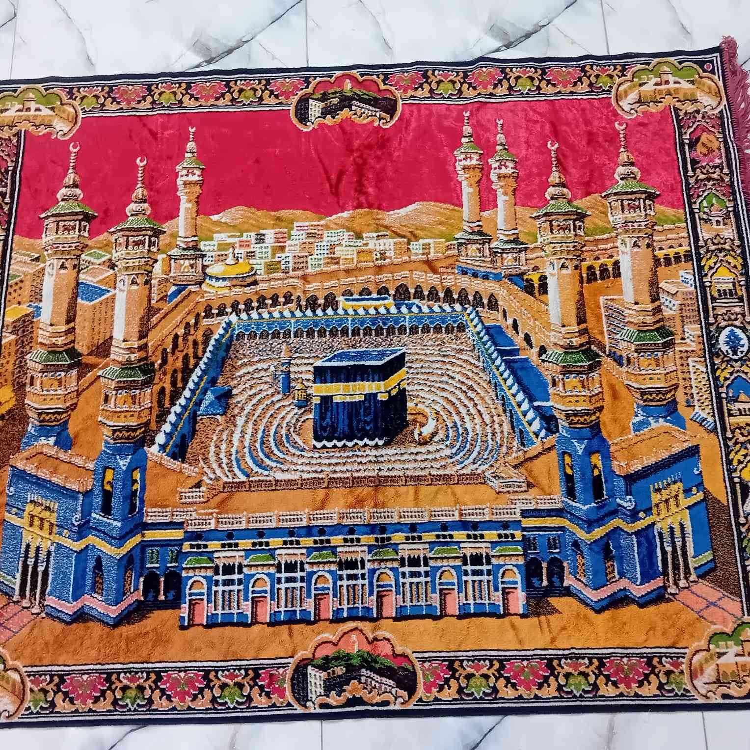 لبيع
سجاده جداريه قديم
نظافه 90 بلميه
***********
