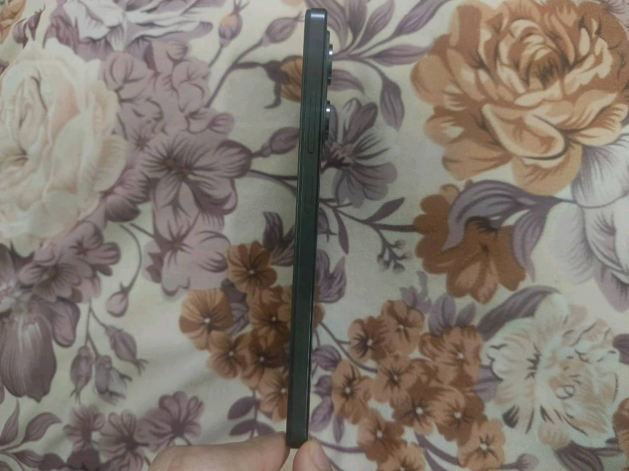 يا الله.. للبيع وحش الفئة المتوسطة Redmi Note 12 Pro 5G، الجهاز غني عن التعريف من ناحية الأداء والكاميرا.
الحالة: الجهاز أخو الجديد، نظافة 100%، لا شخط ولا تصليح ولا مفتوح سابقاً.
المواصفات العلى السريع:
الشاشة: AMOLED بتردد 120Hz (سلاسة مو طبيعية بالتصفح والألعاب).
المعالج: Dimensity 1080 يدعم الـ 5G، يشغل ألعابك بدون لاك.
الكاميرا: 50 ميجابكسل بمستشعر سوني (تصويره بالليل والنهار يبيض الوجه).
الشحن: يدعم الشحن السريع 67 واط (تترس البطارية بلمشة عين).
الملحقات: الكارتون وكافة ملحقاته الأصلية وياه.
?? ).
الجهاز عملي جداً وصورته وشاشته توب. المكان بغداد
للاستفسار وتفاصيل أكثر، راسلني خاص أو اتصل على: [7843572486]

السعر:320 الف وبي مجال بسيط خابرني وتأمر