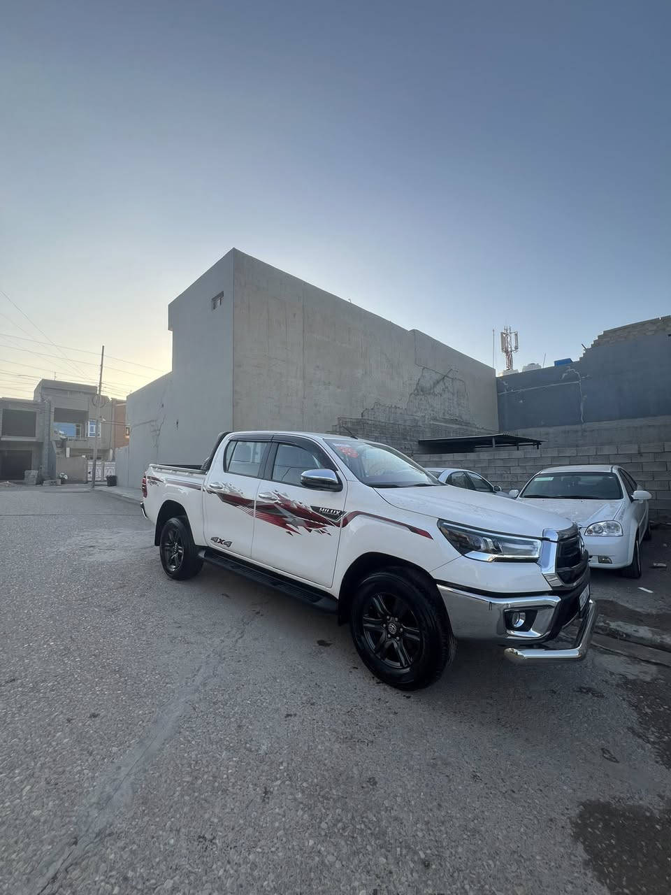 سلام عليكم سياره تويتا هايلوكس شركه جهان أوتوماتيك بصمه كشن تبريد شاشه كبير فول فول نضيف جدا بدون نقطه شخط ما بيه سياره كفاله عامه ماشيه38الف كيلو متر حقيقي سياره بشرط كير مكينه كلشي بشرط شركه جهان 
للتواصل***********
***********
