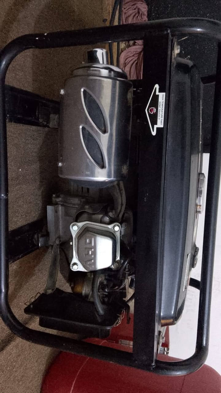 مولد 10امبير ماركت اونكس 
كلش نضيفه مشتعله 4ساعات بس 
ملف نحاس


**إذا كنت صاحب هذا الإعلان وتريد حذفه لأي سبب، رجاءا أرسل رسالة إلى الدعم الفني**