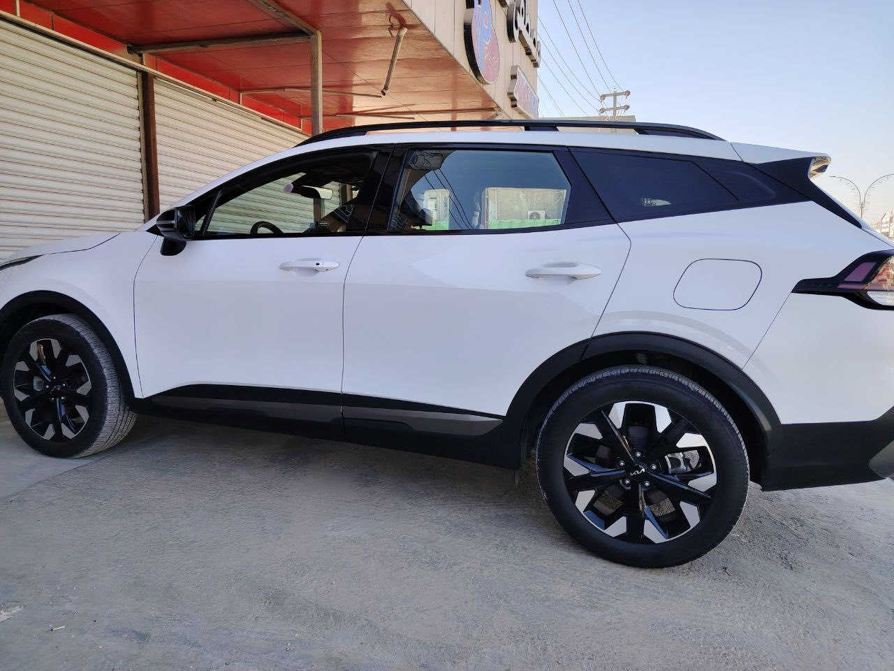 سلام عليكم
Kia Sportage
الموديل (2024) أمريكي 
فول مواصفات 

XLine
الحادث خلفي 
الجنطنه معدل بارد 
الباب خلف السائق بيها شويه بارد 

ماشيه 35الف 
العنوان بابل /حله 
مرقم بابل 
السياره بإسمي 
للتواصل ع الرقم👇

الرقم ***********
