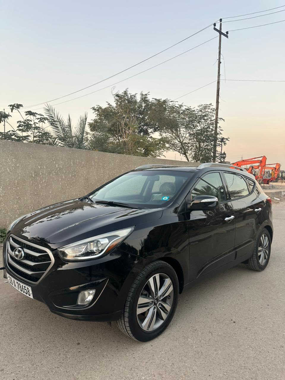 السلام عليكم توسان للبيع موديل 2015 هزه ورقم وسنويه جديد رقم بابل مشروع وطني أمريكيه حادثه بنيد بس والسونار موضح كدامك فول مواصفات للأخير لمتدد ماشيه 120 مكان السياره كراده الجادريه سعره 120 وبيه مجال رقمي ***********
