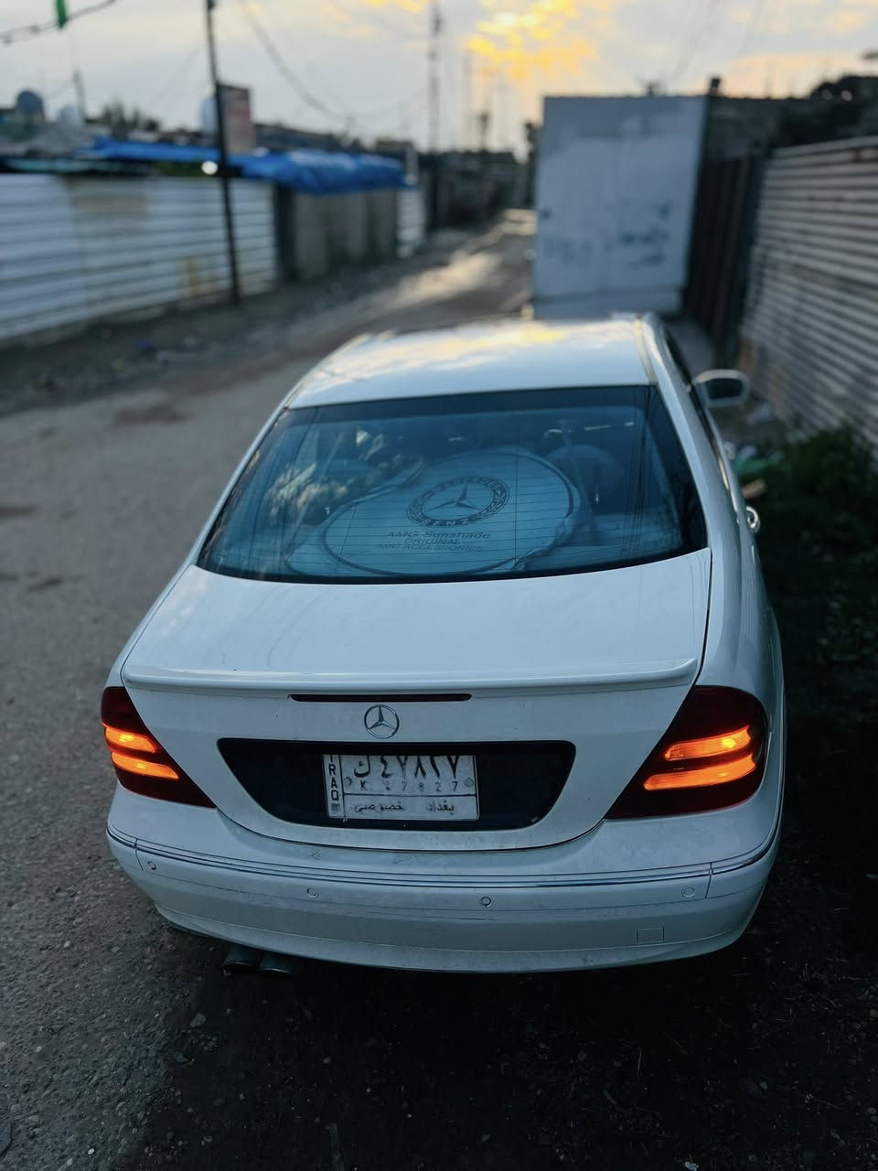 السلام عليكم مارسدس أم عيون موديل 2007 رقم بغداد مشروع وطني سياره فول فتحه كشنات كهرباء 
السياره بيهة مشكله بل مكينه مجولين واكفات تطلع دخان عندي ابيعلك مكينه كايمه السياره صبغ جماليه 
مكينتهة البلاديه 
المكان بعداد غزاليه 
السعر : ٦٥ $ بيهة مجال بصيط 
***********
