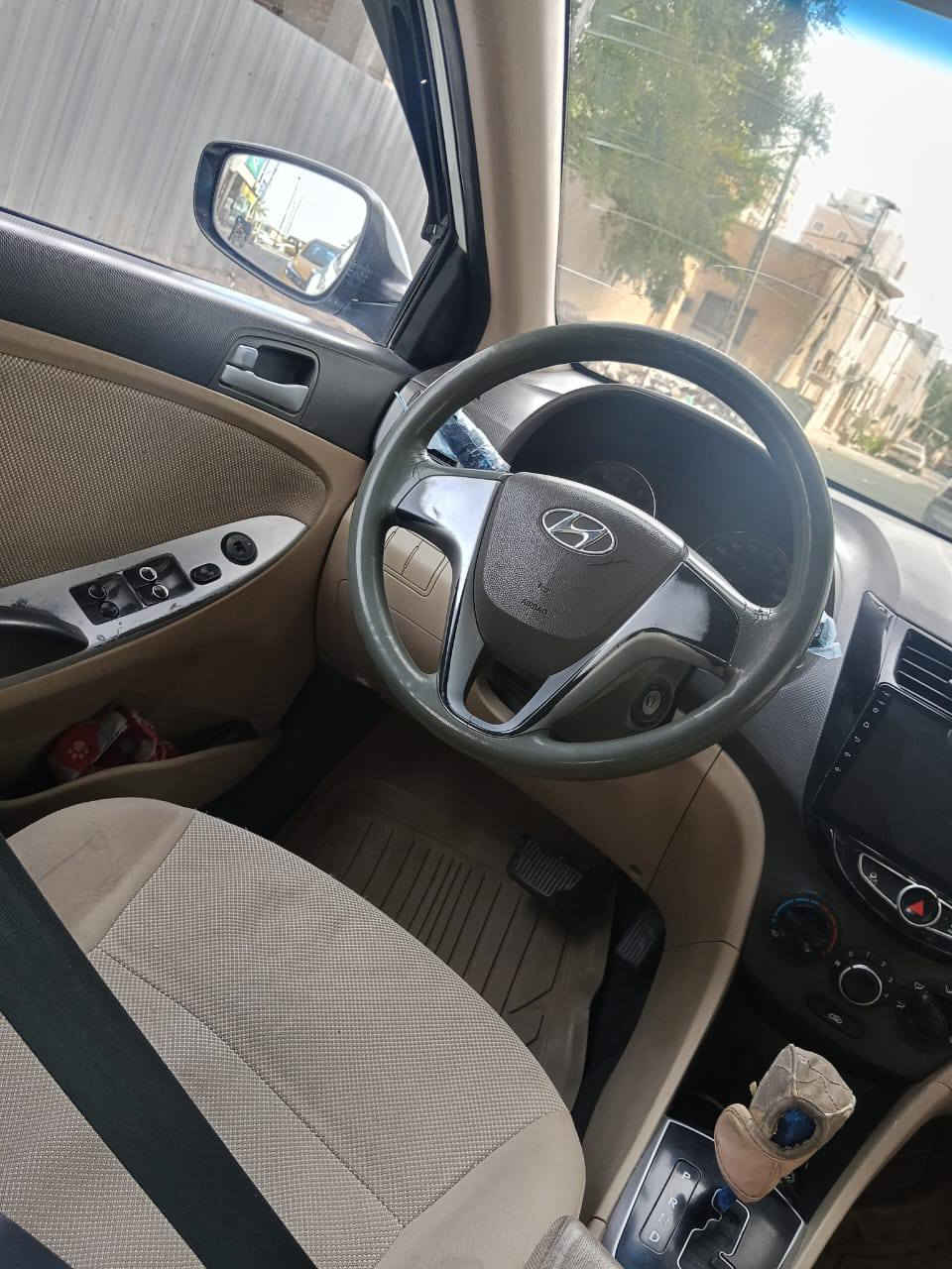 سلاام عليكم اكسنت 2012 خليجي 1600 رقم نجف اسياره بيه صبغ ٣ قطع بدون ضربه وبدون فتح اسياره جديده مكينه كير حداديه جاهزه السعر  88 وبيه مجال مكاني نجف  المبايل ***********
