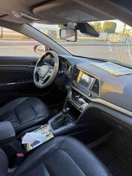 سلام عليكم. الانترا ٢٠١٨ حادث أمامك سونار سياره فول مواصفات  سياره فتحه وبصمه كشنات جلد سعر السياره ١١٨ وبيه مجال الطيبين***********
