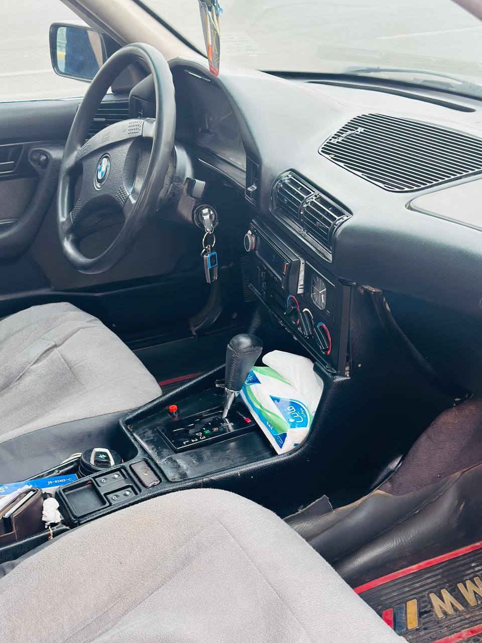 بي ام ٥٢٥ موديل ٩٣ السياره مامعيوده صبغ بلادي محرك ٢٥٠٠vvtiمحرك ياباني محرك والكير بشرط تخم تاير حداديه كهربائيات كله شغاله السعر ٥٢ وبيه مجال  استفسار ع الرقم ***********
