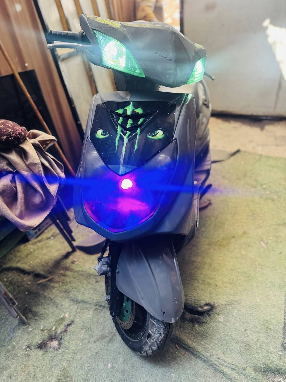 السلام عليكم حبايبي دراجه سكنس فحل دراجه رياضي كلها رياضي وشلعه اشك الكاع مال مطارح ومصبوغه لون الجماليه وحراري ونانو سيراميك كامله مكمله كلاجات رياضي كلوبات دبل اشاره اكلوب اصلي رماش لوان دبل اشاره رماش بكلايت رياضي دراجه تخبل نكره سلف السعر ٨٠٠ وبيها مجال رقمي *********** عنواني بغداد الطالبيه فلكه ٨٣
