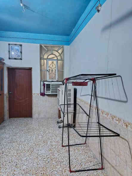 بيت للبيع طابو صرف  المساحه 100م طابقين بناء طابوك الموقع حي الشهيد المحراب يحتوي الطابق الاول على غرفه وصاله واستقبال ومطبخ وصحيات ويحتوي الطابق الثاني على غرفتين 
وصاله وصحيات السعر 105 مليون قابل للتفاوض للأستفسار مراجعه مكتب التعارف مقابل رشيد العامري او الأتصال ع الرقم ***********
