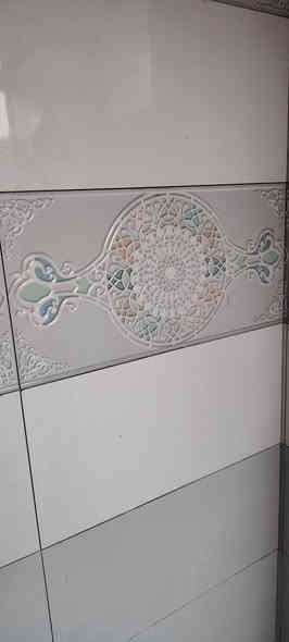 سيراميك حمام 7 كراتين جديد مامستخدم  سعرهن 35 مكاني يم سيطرت مدخل سوك الشيوخ ***********
