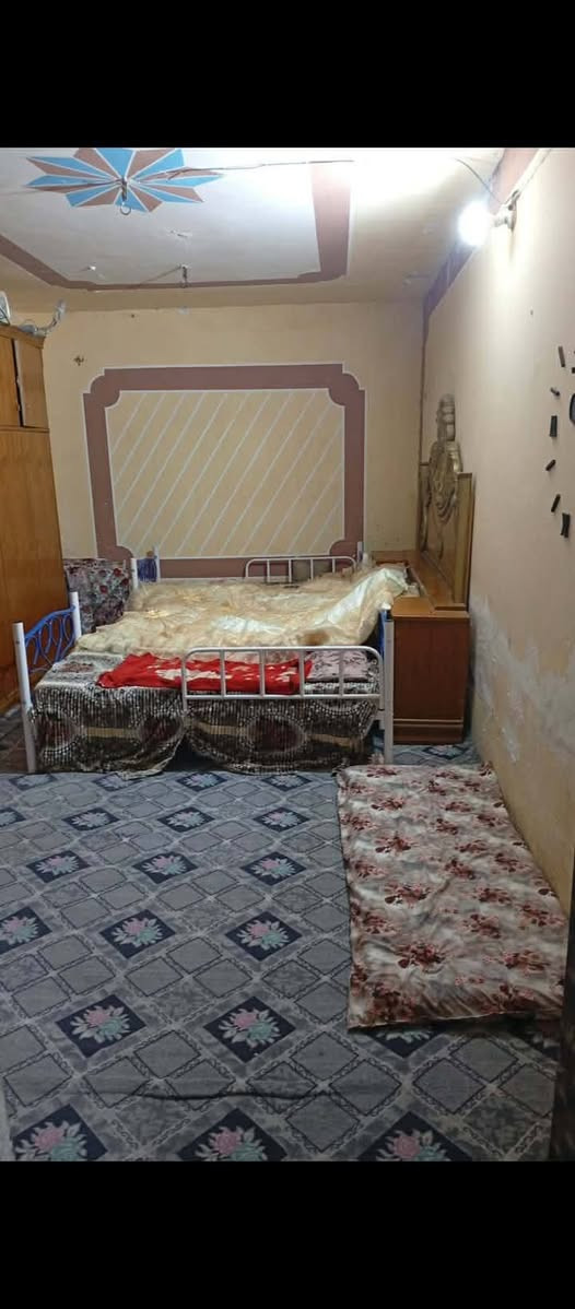 بيت للبيع اقصاد أو نقد 70م دولان غرفة وصالون ومطبخ وصحيات كوفة  حي 17 تموز قطب جامع الاحسان زراعي 
على ساحة البيت السعر 13
***********

