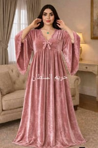 خياطة حسب الطلب • ملابس نسائية • ستائر