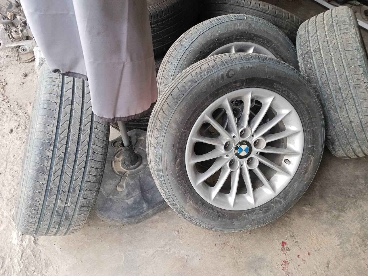 تخمين ويل صقر حجم 16 التخمين مكفولات تاير مكفول لووك ويل لوووك سعر التخم 325 مكان ديالى ***********
