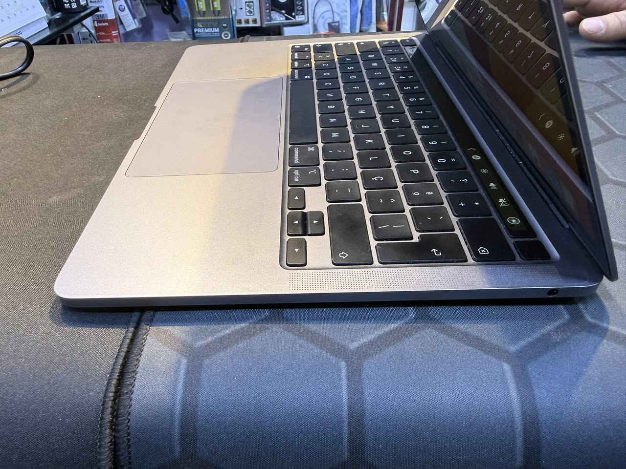 MacBook Pro M1 RAM 8GB SSD 256 LED 13.3 2K
Cycle 278 
بسعر 650.000 
متوفرة لدى مكتب نصر للالكترونيات بغداد شارع الصناعة مجمع النعمان 
***********

