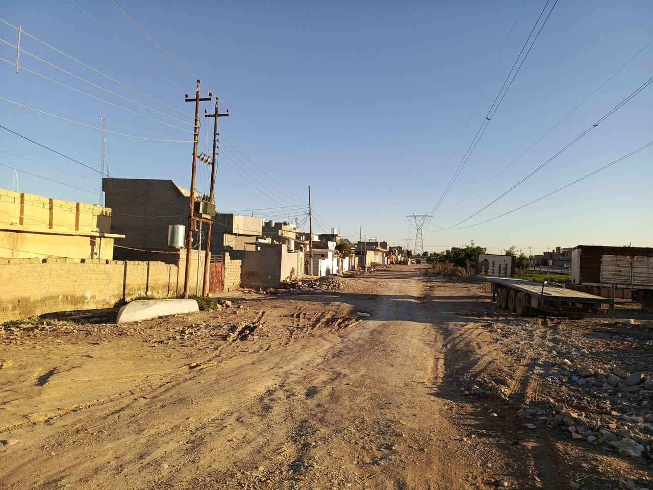 دار للبيع طابو ملك صرف 

الموقع / سايدين گراج البلدية  قرب الضغط العالي 

المساحة / 400 متر ركن الفرع تبليط 

السعر / 105 مليون

للاستفسار اكثر مراجعة مكتب الرحمن للعقار قرب جامع الشهداء مقابل مدرسة صدى العراق الابتدائيه 

او الاتصال على الرقم 

***********
