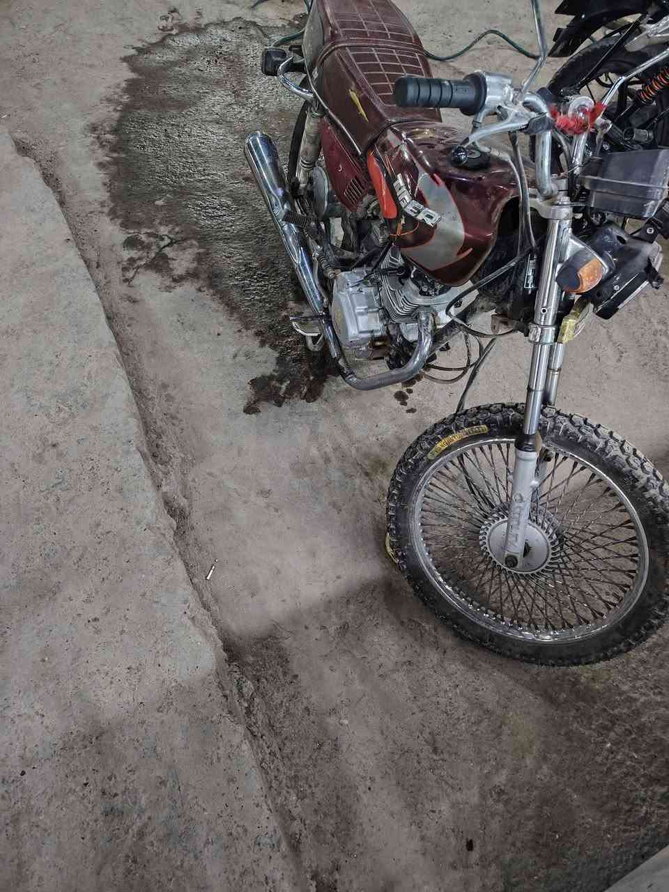 سلام عليكم دراجه اللبيع سعر 350  ابيه مجال قليل مكاني بغداد جسر ديالى ابيع اهل الموجود دراجه مناقصه اشي ابد كله شغاله ***********
