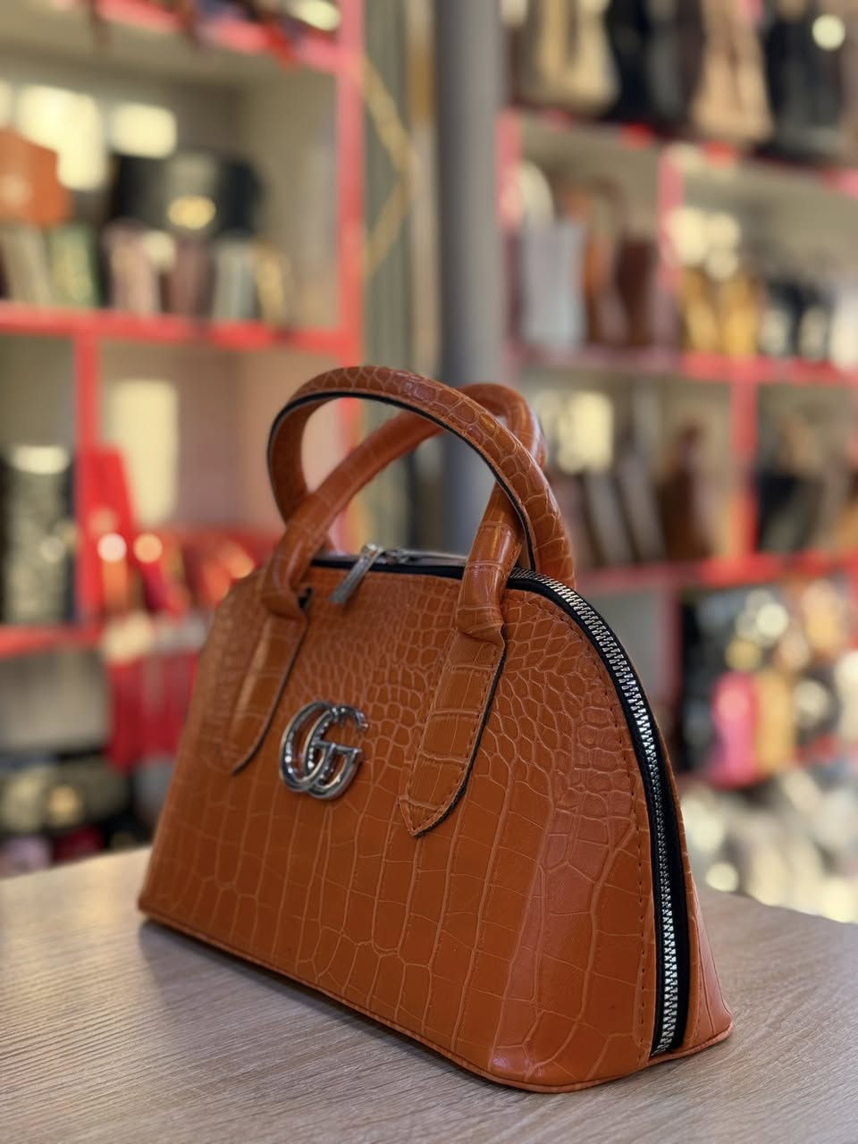 جنطه جلد ناعم 🦋
كوالتي عالى وجمال ما ينوصف 💥
الالوان المتوفره:
اسود
جوزي
بيجي
ابيض
اخضر
ازرق
برتقالي
خفيفه، عمليه وتناسب كل الطلعات لا تفوتج الفرصه قبل ما تخلص الالوان💥🔥


**إذا كنت صاحب هذا الإعلان وتريد حذفه لأي سبب، رجاءا أرسل رسالة إلى الدعم الفني**