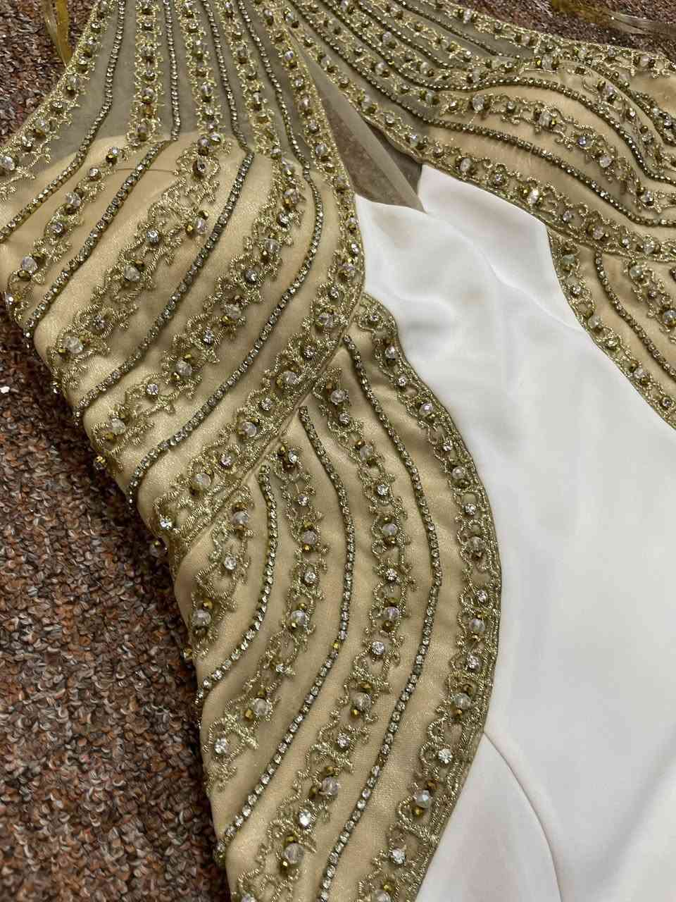 فساتين استخدام قليل جدا للبيع قياس من 40ل 44


**إذا كنت صاحب هذا الإعلان وتريد حذفه لأي سبب، رجاءا أرسل رسالة إلى الدعم الفني**