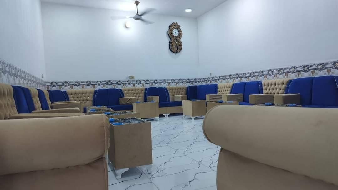 دار للبيع  طابقين بناء حديث📌🏘
 المساحة 220م٢ / عرض الشارع 8م 

طابو زراعي سند 25 تحويل مباشر 
 البناء طابوك السقف صب كونكريت
 مطبخ ، هول ، أستقبال ، غرفتين ، مجمع صحيات داخلية وخارجية 
الطابق الثاني يحتوي على غرفة 
الموقع : بابل الحلة الوردية داخل قرب مدرسة مالك الاشتر الابتدائية 
السعر : 96 مليون قابل للتفاوض  

للأستفسار الاتصال على الارقام 
***********  امير 
*********** امير
