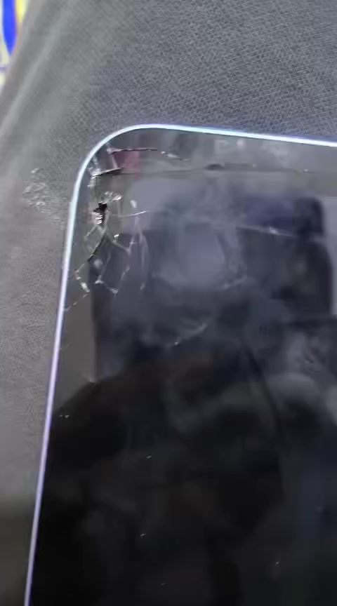 السلام عليكم ورحمة الله وبركاته ايباد ١٠ لبيع نضيف فقط الكراس مكسور نهائي ما مفتوح ومعه شاحنه وكرتونه ومبرد حته لو مرواس مع جهاز ١٢٠فريم كون داخل كربلاء ***********
