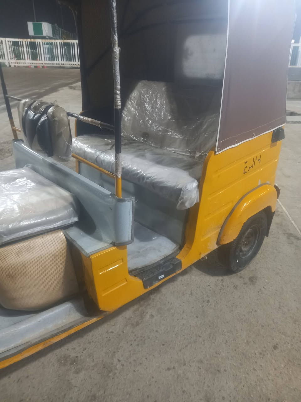 ١٩ شهر ١٢ رقم وسنويه انكليزي 
مكينه مكفوله تنقيص تبخير تخم تاير 
كهربايات شغاله 
مكان بغداد مدينه الصدر
***********
