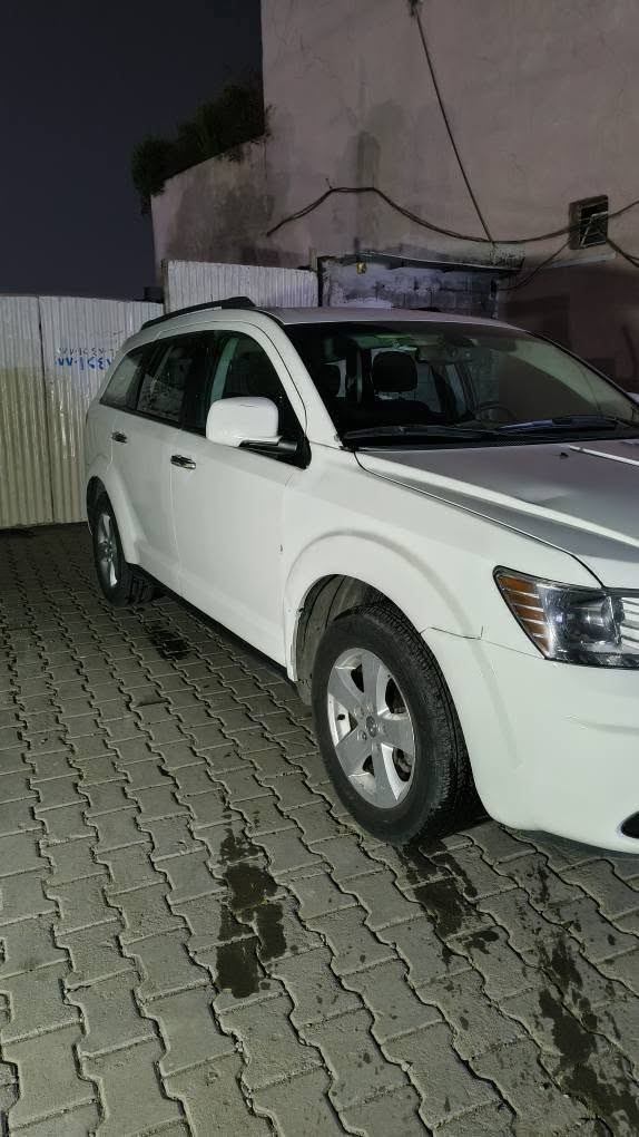سيارة Dodge jurney 2010 EXT
سيارة 7 نفرات 
مكينة 6 سلندر 3500 
تبريد 3 قطع (سايق وسكن والركاب)
تحكم تبريد الركاب (أمامي وخلفي)
بيه 3 قطع (بنيد وجاملغات 2)
سعر 100 
عنوان كركوك نهاية شارع الأطباء(محلة حمام علي بگ) مقابيل جامع خليفة الكريم

*********** رقم للأستفسار كركوك, العراق

