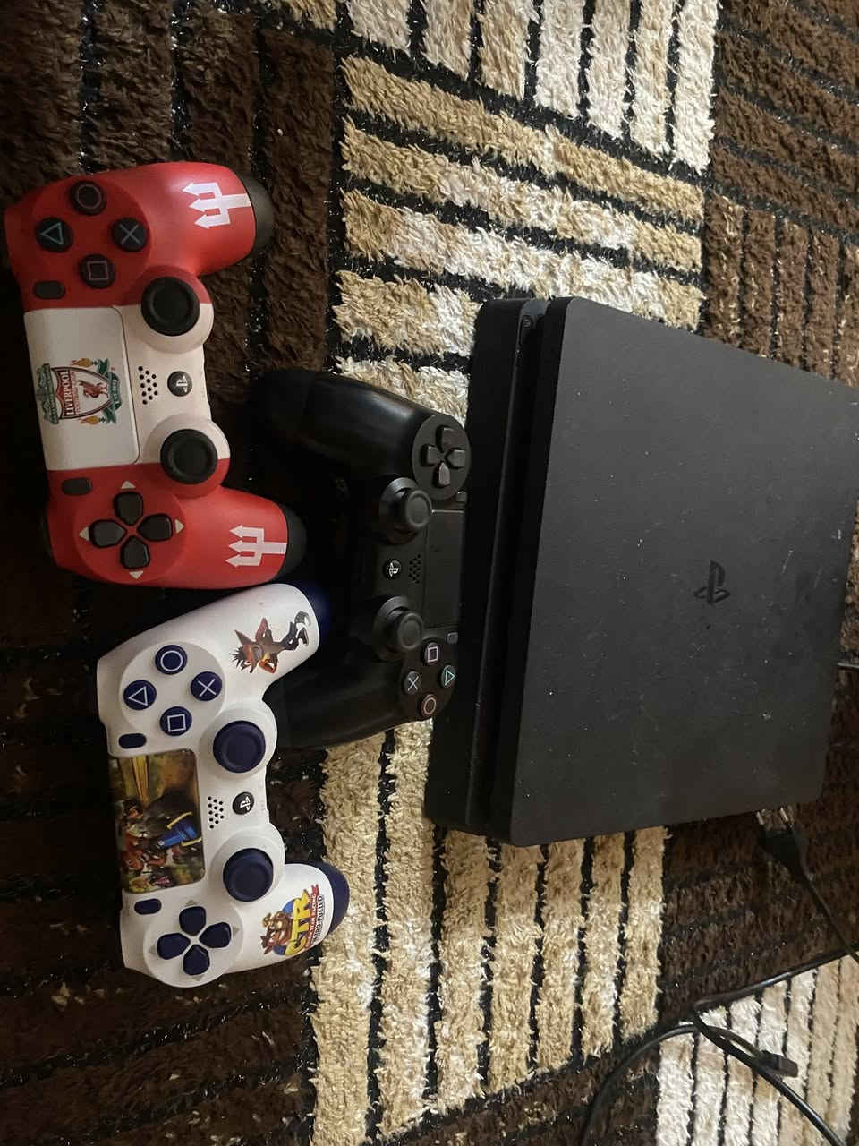 بلاي ستيشن 4للبيع سعر400 ***********
