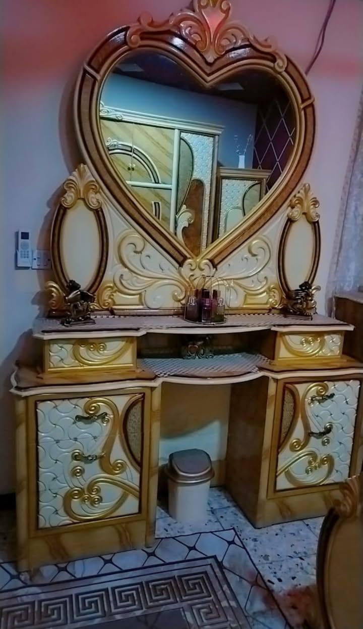 غرفه نوم عراقيه بسعر مناسب تصال بالرقم ***********
