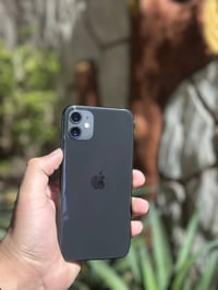 ايفون ١١ ٦٤ • بطارية ١٠٠٪ • شاشة اصلية