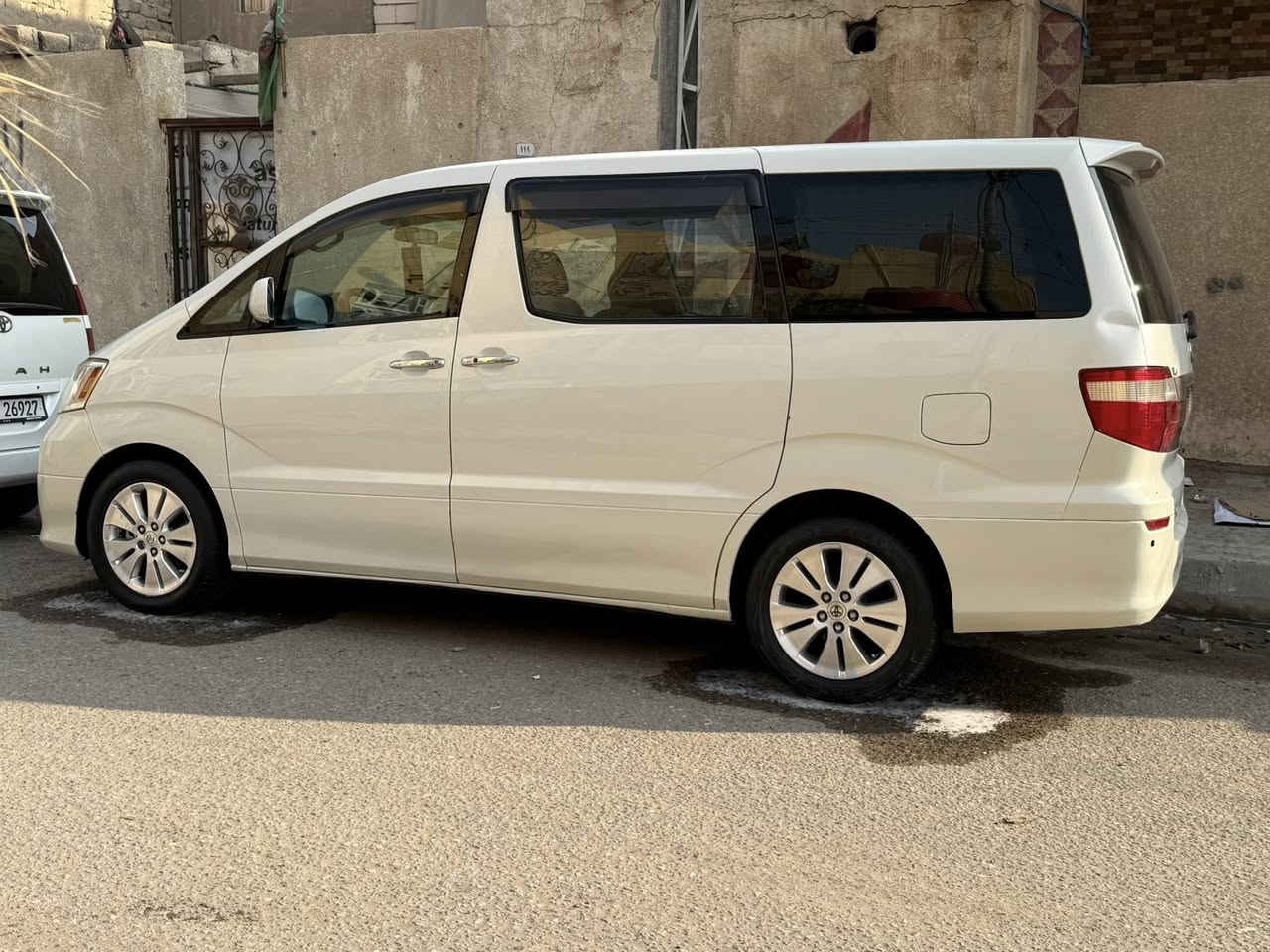 السلام عليكم للبيع تيوتا الفارد مديل 2004  كفاله ضربه تبديل كص نقل جثه كفاله كافت الاصوليات رقم بصره سنويه جديده لل27 مشروع وطني  مكينه 6 سلندر مكينه صارله سبوع من شاده بعده بل ضمان وكير جدن ممتاز نعمه من الله جاهزه من كلشي تبريد حداده تخم تاير سياره فول مواصفات باب كهربائي السياره صندوك كهربائي حساس خلفي حساس امامي كامره خلفيه كامره اماميه شاشه جبيره تحكم ستيرن داخل بيجي كرستال لايت وبكلايت منظومت زنون  السياره كله برادات كهربائيه نظام تخريج هوه داخل بيجي يدات نيكل بيه كلش هواي مواصفات كشنات ملكي في ايبي والسعر 122$ او بيه مجال سياره كلش جديده الله شاهد احله من الصور عنواني بصره حي الحسين  هـ ***********
