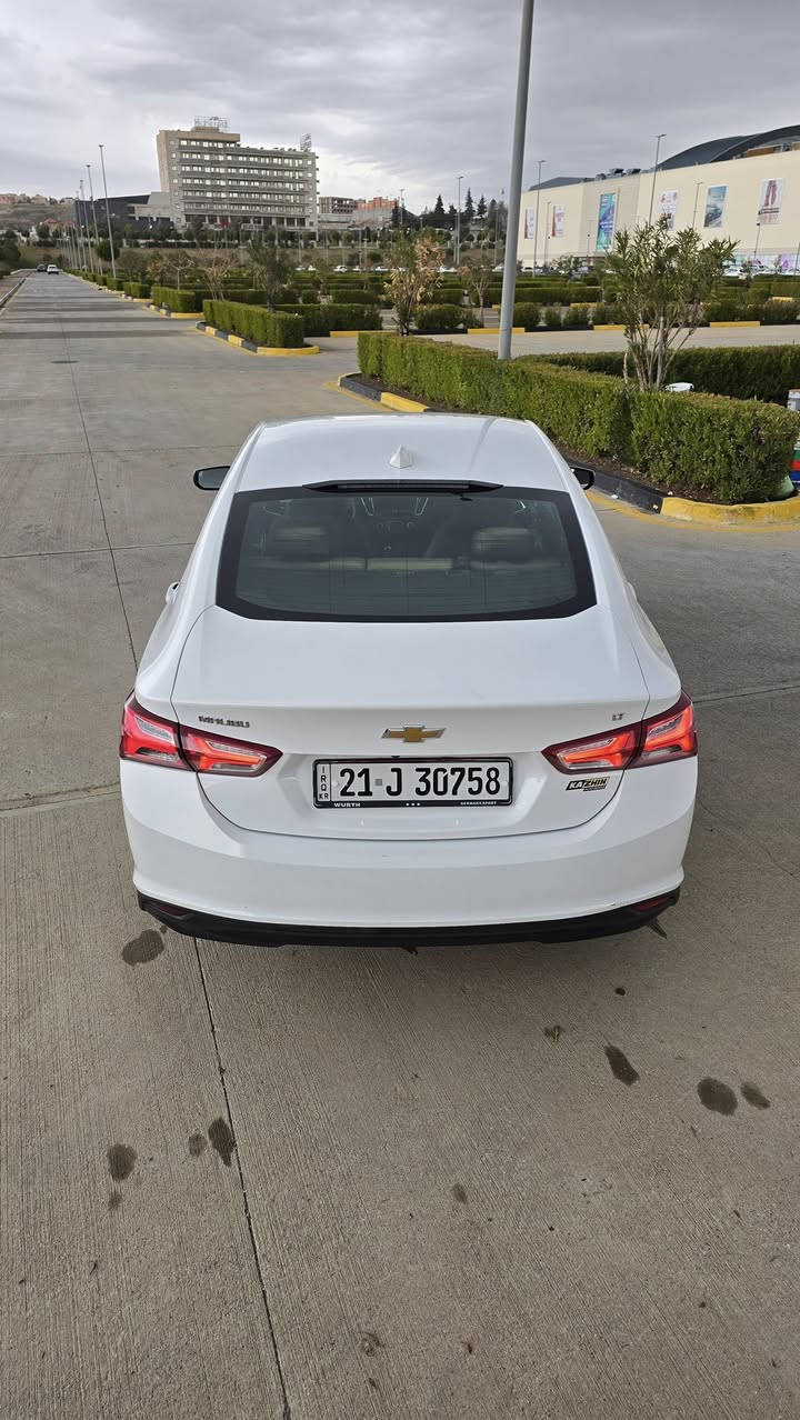 شۆفلێت مالیبۆ مۆدێل 2020 مواسەفات LT
سەیارەیەکی  تا بڵێی جوان و کەشخەو ڕاقی و گەنجانە و عایلەی

سەیارەکە زۆر تازە و جوانە هی دەستی خۆمانە و هی مەعرەز نیە 129,000 کیلۆمەتر ڕۆشتووە.
چەمەلەغی لای سەکن پێشەوە بۆیاخە ڵەگەڵ پەڵەیەک لە بۆنیتەکەی بە هیچ شێوەیەک ناوی نەگرتووە.
ئێرباگ بەس شان تەقیوە سیستەم کراوەتەوە مەزبوتە
کامل سێرڤسە تازە ڕۆنی گۆڕاوە و ٤ تایەی لۆکی لەسەرە 
سەنەوی و ڕەقەم و ژینگەی تا  2028 تازەیە 
سەیارەکە ماڵی دۆستە مەکینەی ١٥ ی تۆربۆیە برغوی بانەدراوە. بە شەرتی دار و بەرد
شەغال تەبرید مەرکەزی کوشن گەرم 
 نمونەیە لە جوانی دوو دەرگای سەکن کەمێک شوێن PDR ی هەیە چاک نەکراوە
تەحویل و خرامە بە شەرت سەنەوی بە ناوی خۆمانەوەیە
لە سلێمانیم
ڕەقەم تەلەفون : ***********

سعر : 129 گەڵاو مەعامەلەیەکی برایانە
