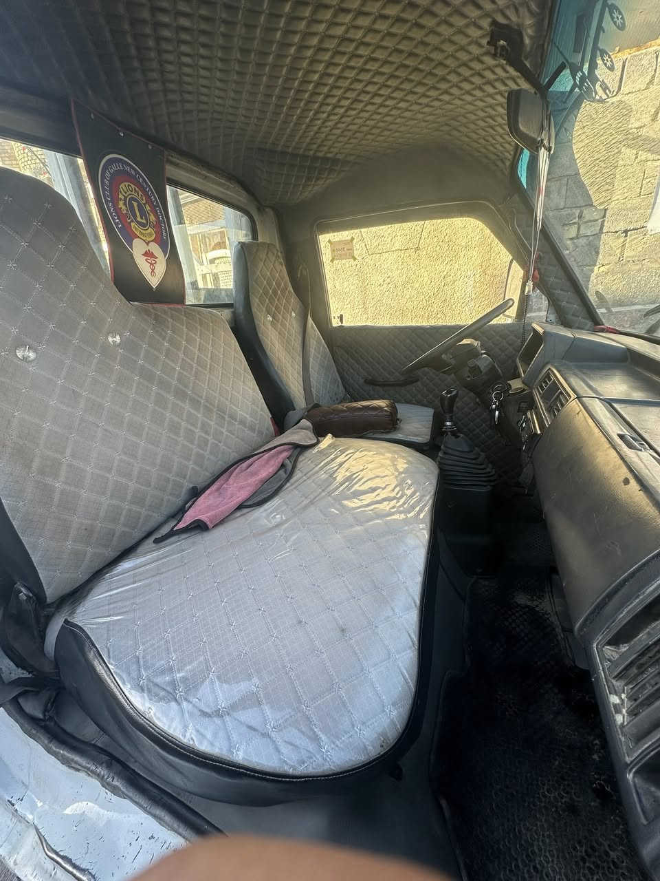 السلام عليكم 
كيه بنكو للبيع 
موديل 1995
كير اكسن مكفول 
شاصي مكفول بي شعار واضح 
كهربائيات شغاله نضيفه
هزه جديده
صدر نضيف تايرات نضيفه 
السياره خير من الله 
رقم دولي صلاح الدين بسمي 
بيه مكانات صبغ بدون  دواخل قماره تكم ابلاد
المكينه بيه تبخير  
السعر ٤٥ $ بيه مجال قليل 
المكان بغداد العبيدي 
رقم الهاتف ***********
