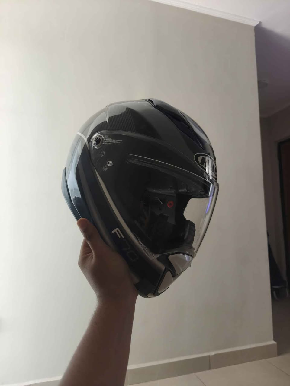 خوذة hjc f70 
سعر الجديدة ويه الشحن يطلع 510الف
رايدها ب250الف

الخوذة مو بلاستك ولا كاربون فايبر، فايبركلاس يعتبر احسن شي من ناحية الامان والوزن

قياس XL، بيها شخوط موضحة بالصور 

شهادات امان DOT الامريكي و ECE 22.05 الاوربي

مكاني حي الجهاد بغداد
ممتواجد فيس اذا جاد بالشراء يرجى الاتصال
*********** بغداد, العراق
