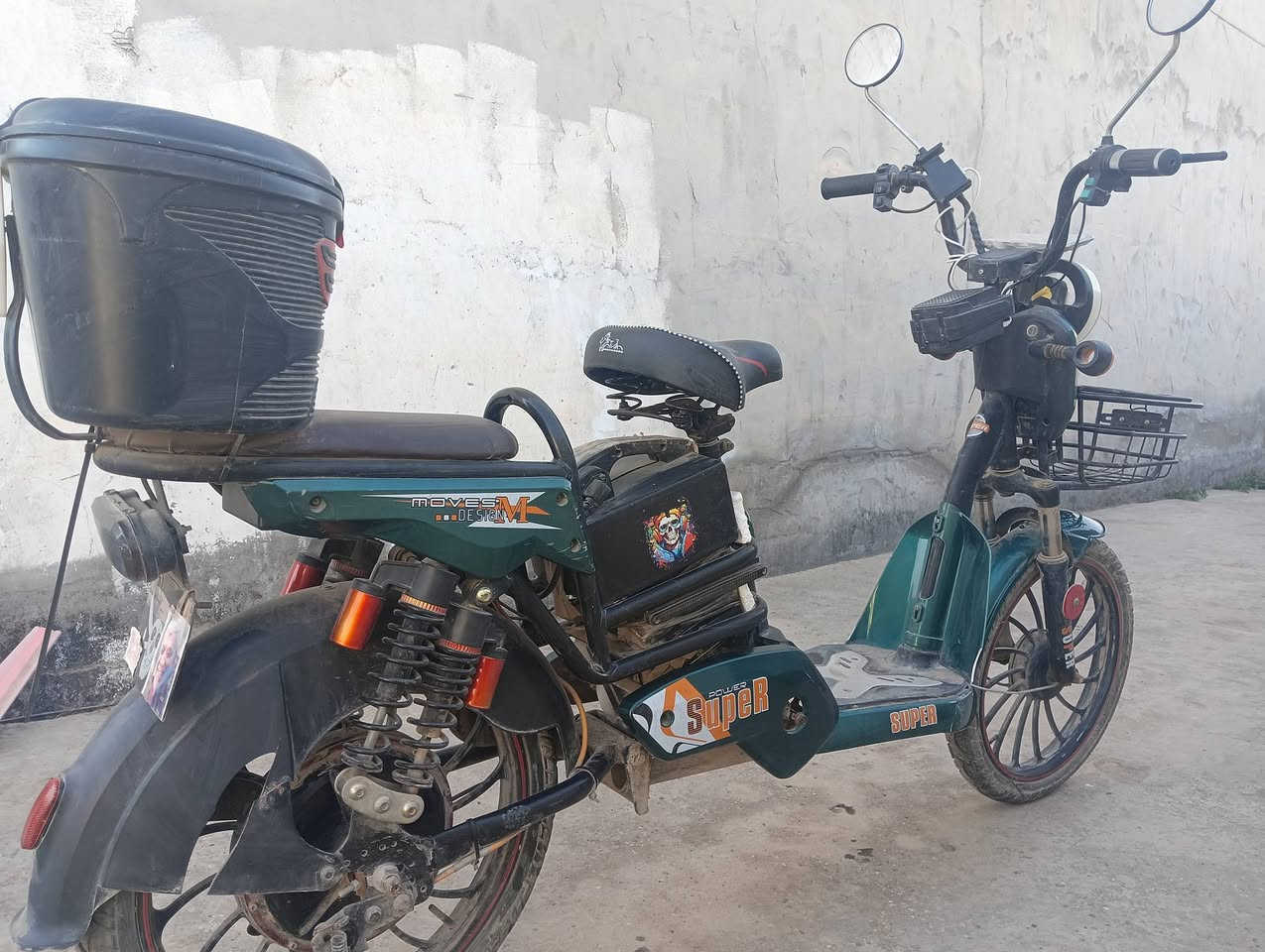 دراجة شحن نضيفة كهربائيات شغالة 4 بطاريات نضيفات السعر 275 العنوان ديالى شهربان 
خاص مفتوح ✅


**إذا كنت صاحب هذا الإعلان وتريد حذفه لأي سبب، رجاءا أرسل رسالة إلى الدعم الفني**